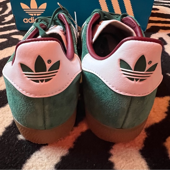 NWT Adidas Gazelle Originals Sneakers Collegiate Green Gum Sz Men 6/Women 7 - Picture 13 of 16